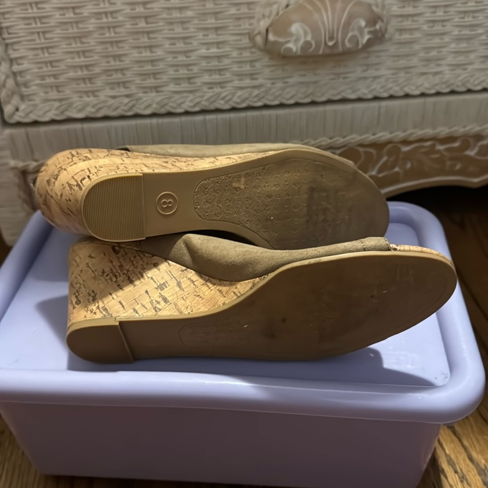 DV by Dolce Vita Gladiator Faux Suede Tan Wedge Sandals Size 8 - Picture 13 of 13